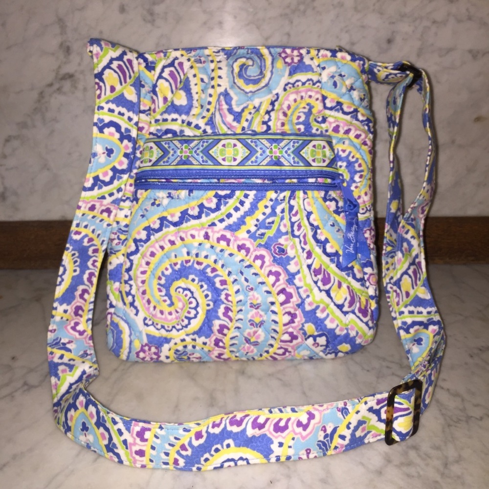 **𝐋𝐀𝐒𝐓 𝐂𝐀𝐋𝐋** Vera Bradley Crossbody Purse